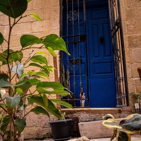 Blue Door Валетта Экстерьер фото
